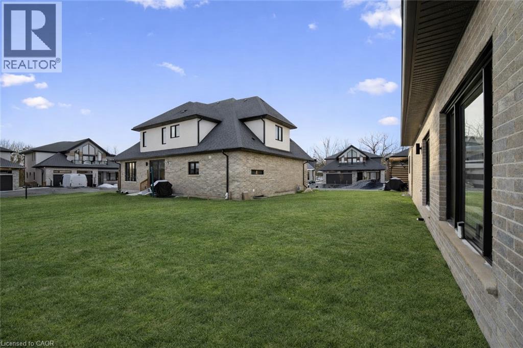 972 STONECLIFFE Walk Unit# 18 thumbnail 49