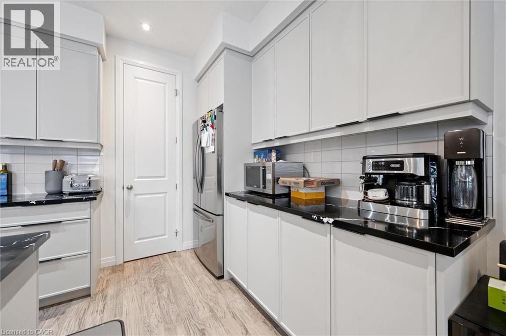 972 STONECLIFFE Walk Unit# 18 thumbnail 24