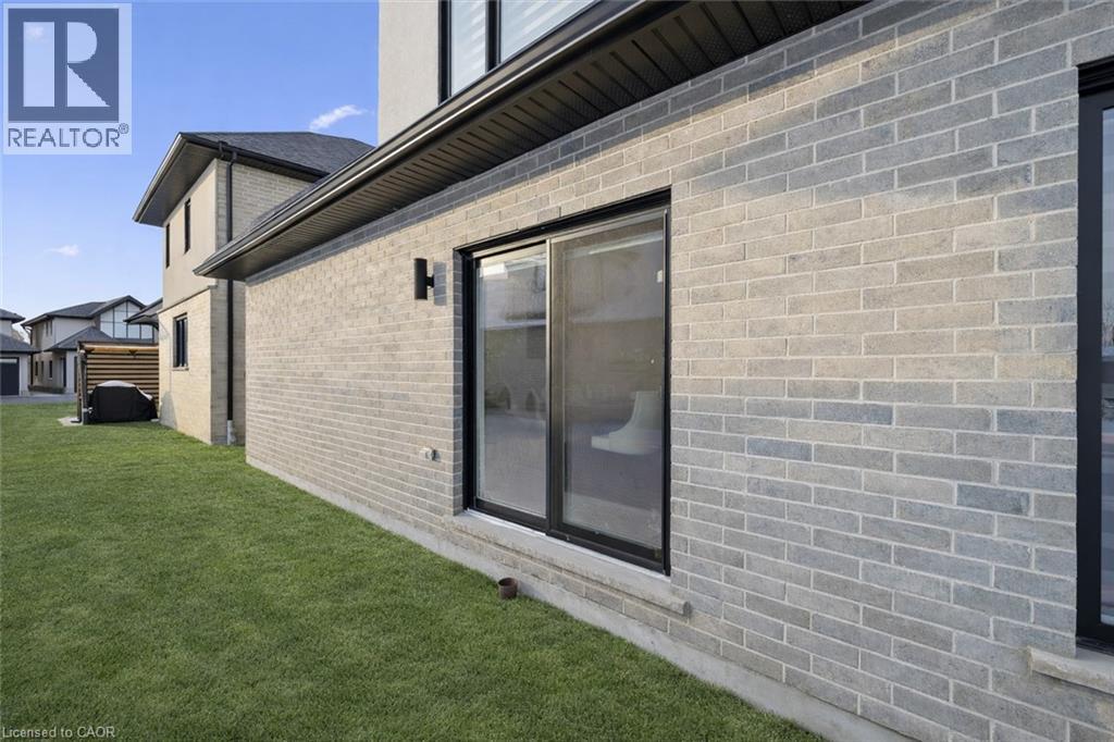 972 STONECLIFFE Walk Unit# 18 thumbnail 50