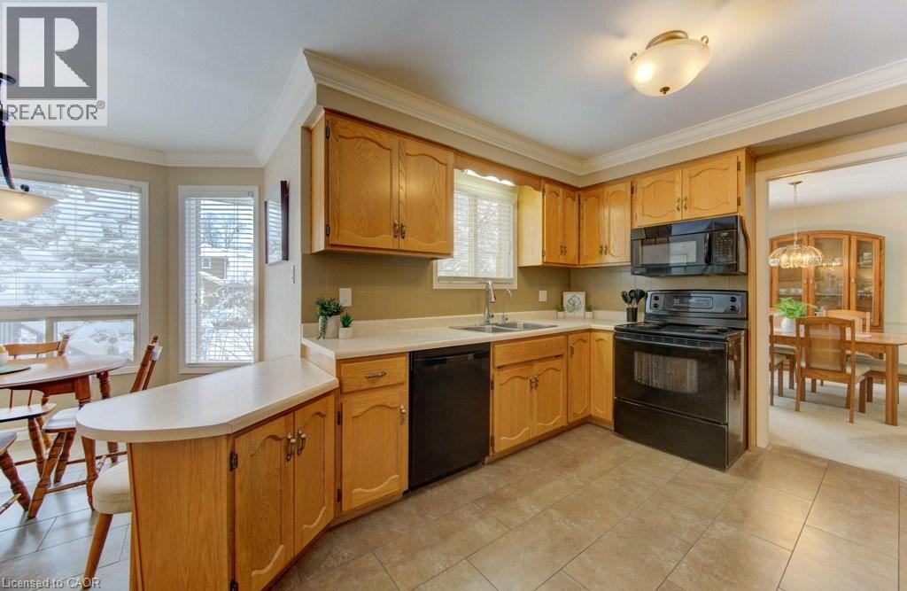 594 HUNTERS Place thumbnail 10