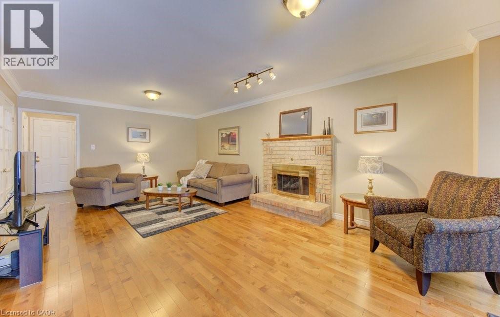 594 HUNTERS Place thumbnail 14