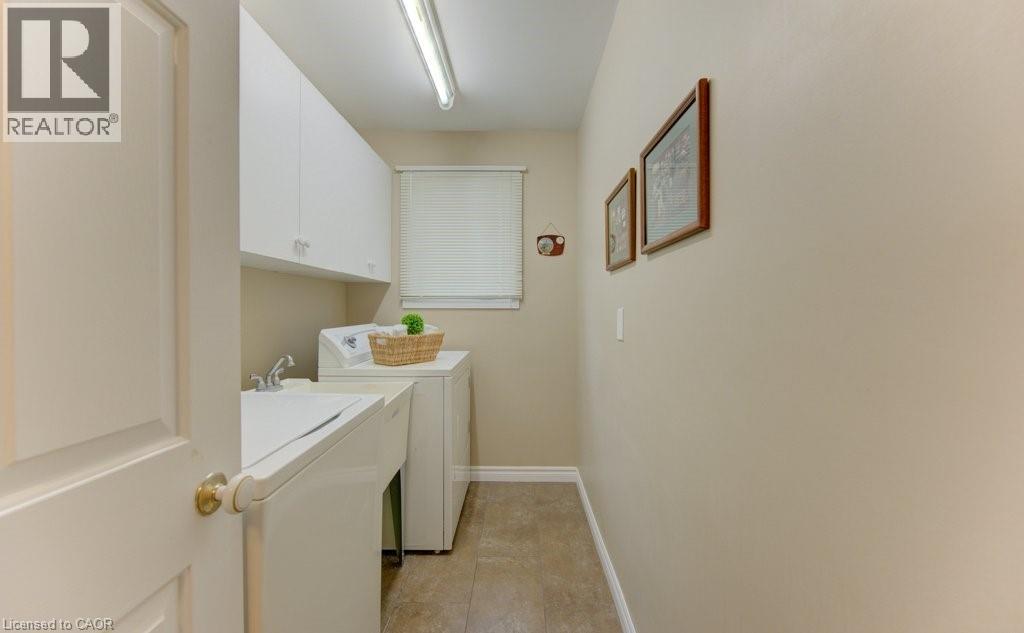 594 HUNTERS Place thumbnail 18