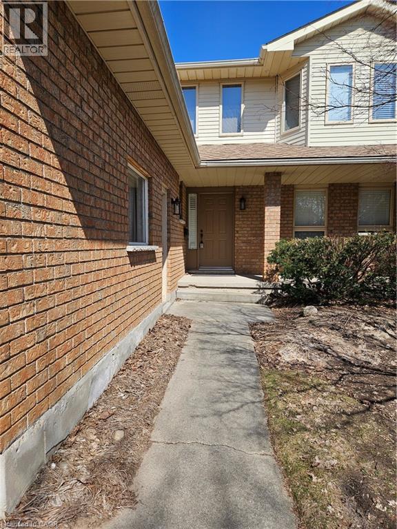 594 HUNTERS Place thumbnail 2