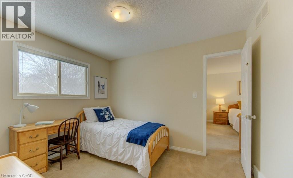 594 HUNTERS Place thumbnail 22