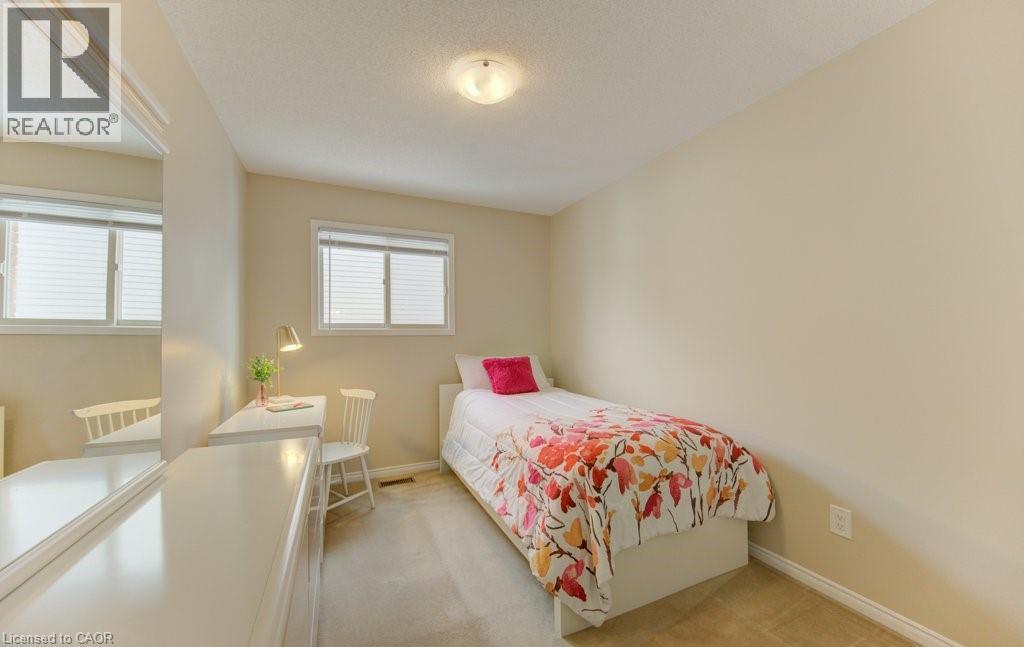 594 HUNTERS Place thumbnail 24