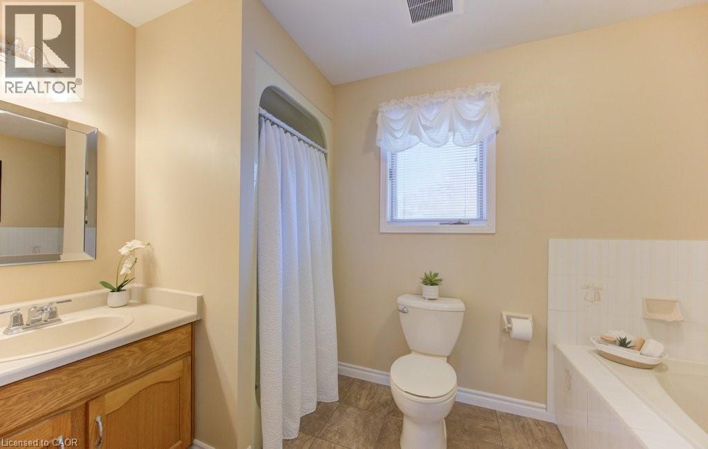 594 HUNTERS Place thumbnail 29