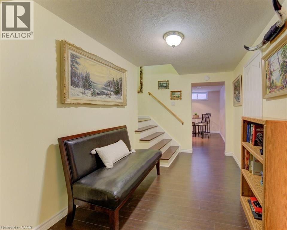 594 HUNTERS Place thumbnail 31