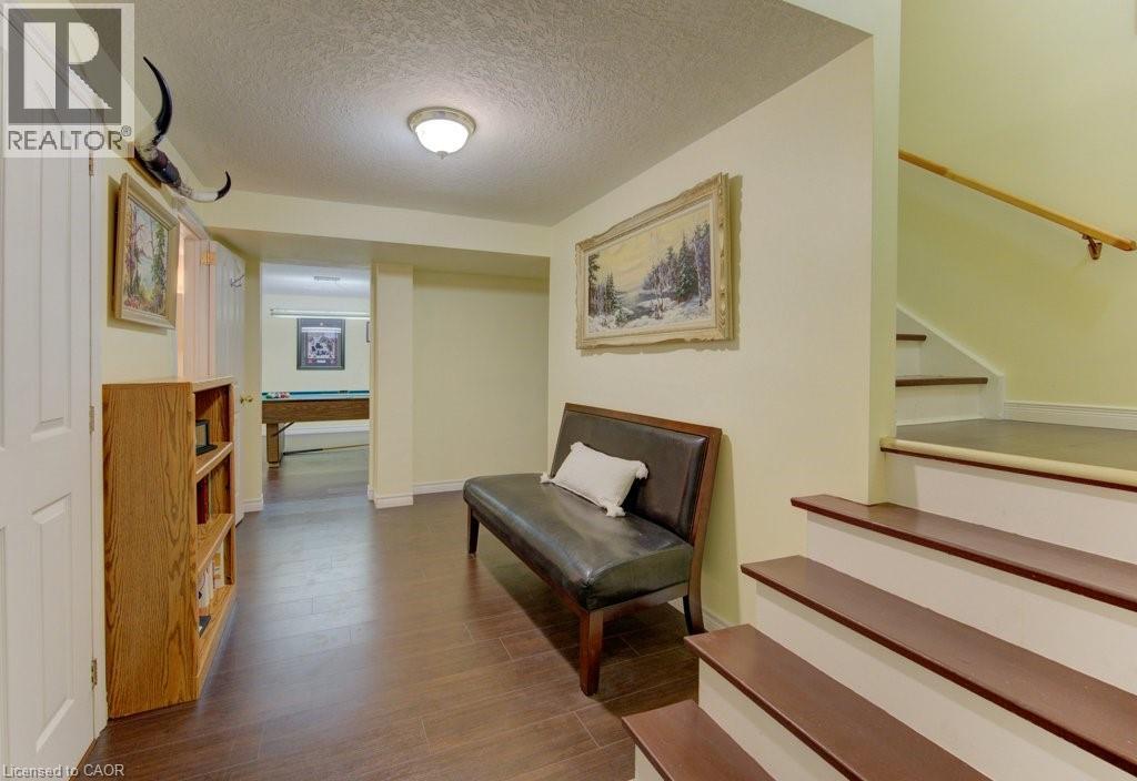 594 HUNTERS Place thumbnail 35