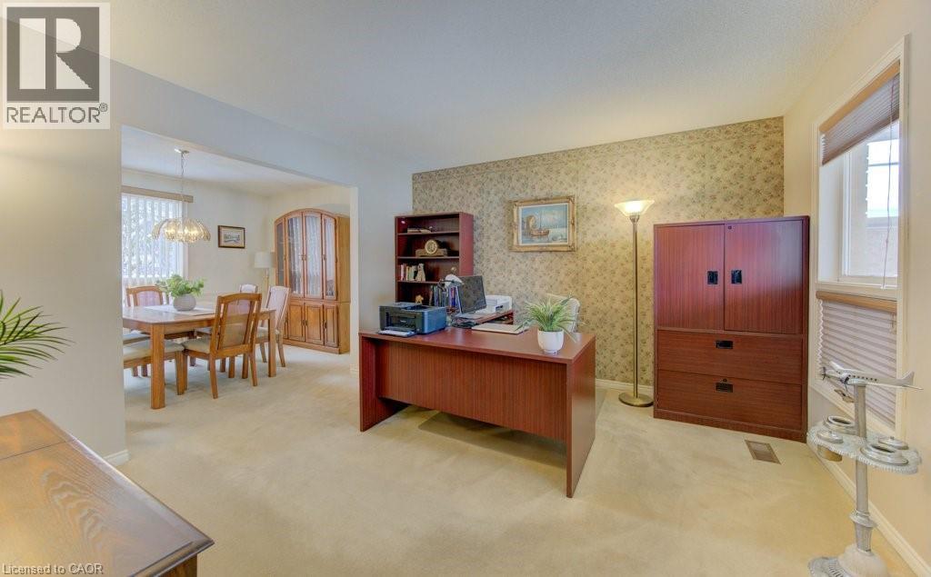 594 HUNTERS Place thumbnail 5