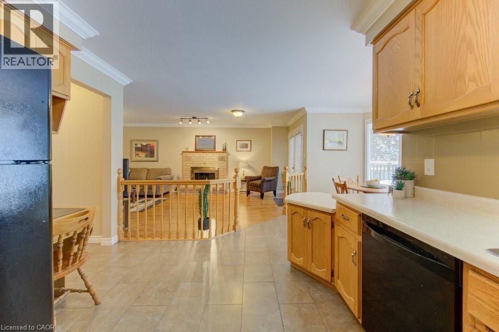 594 HUNTERS Place thumbnail 9