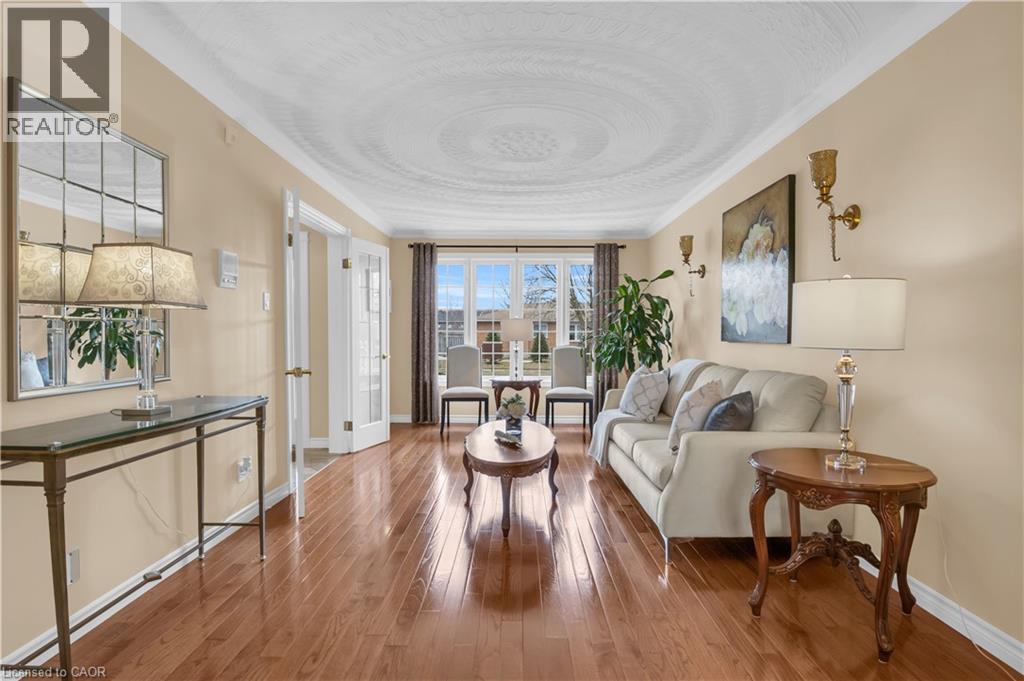 228 MICHENER Crescent thumbnail 15