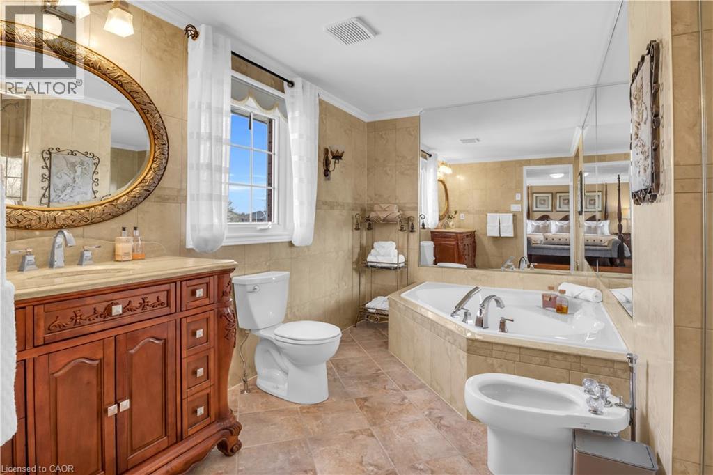 228 MICHENER Crescent thumbnail 28