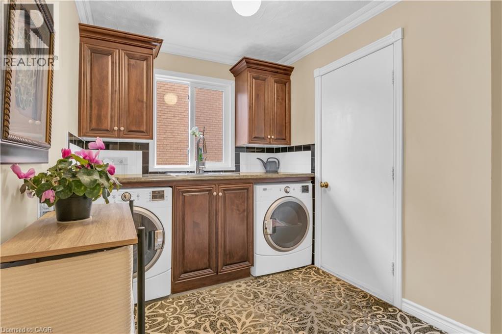 228 MICHENER Crescent thumbnail 34