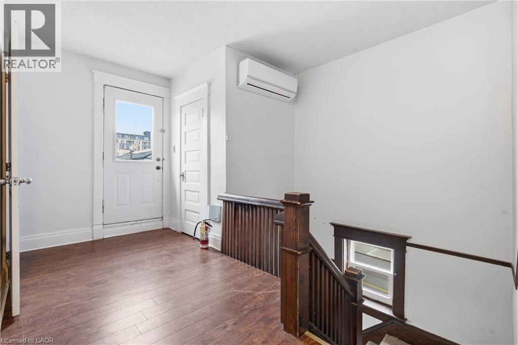 30 REGINA Street N thumbnail 10