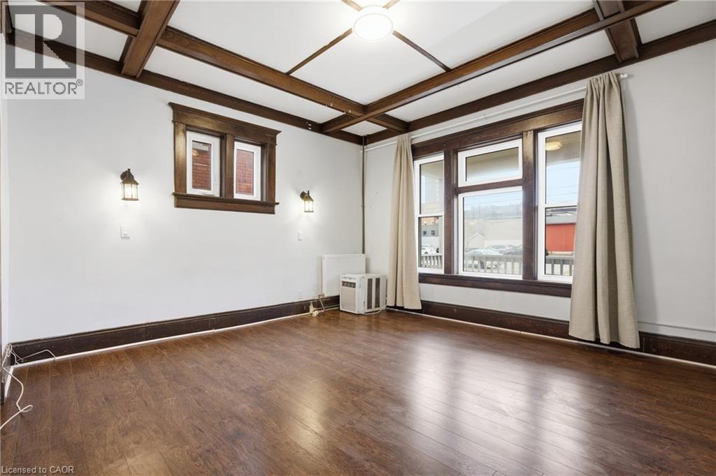 30 REGINA Street N thumbnail 7