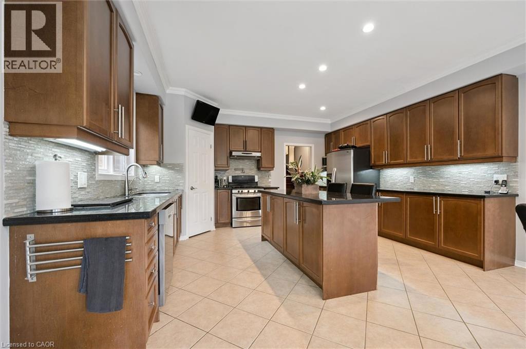 305 PINE VALLEY Drive thumbnail 18