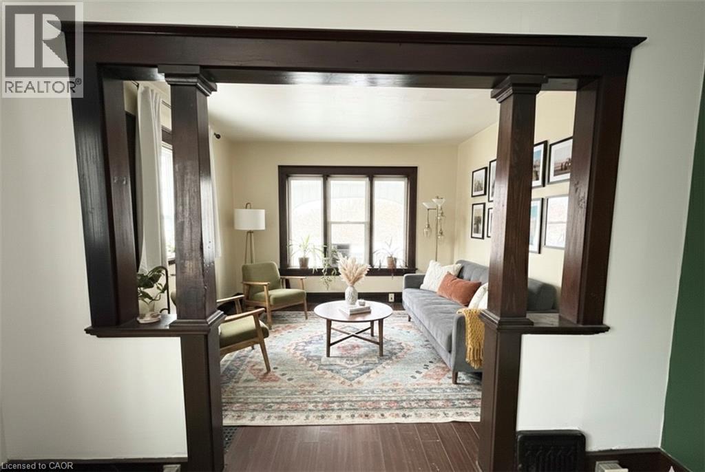 179 REGINA Street N thumbnail 2