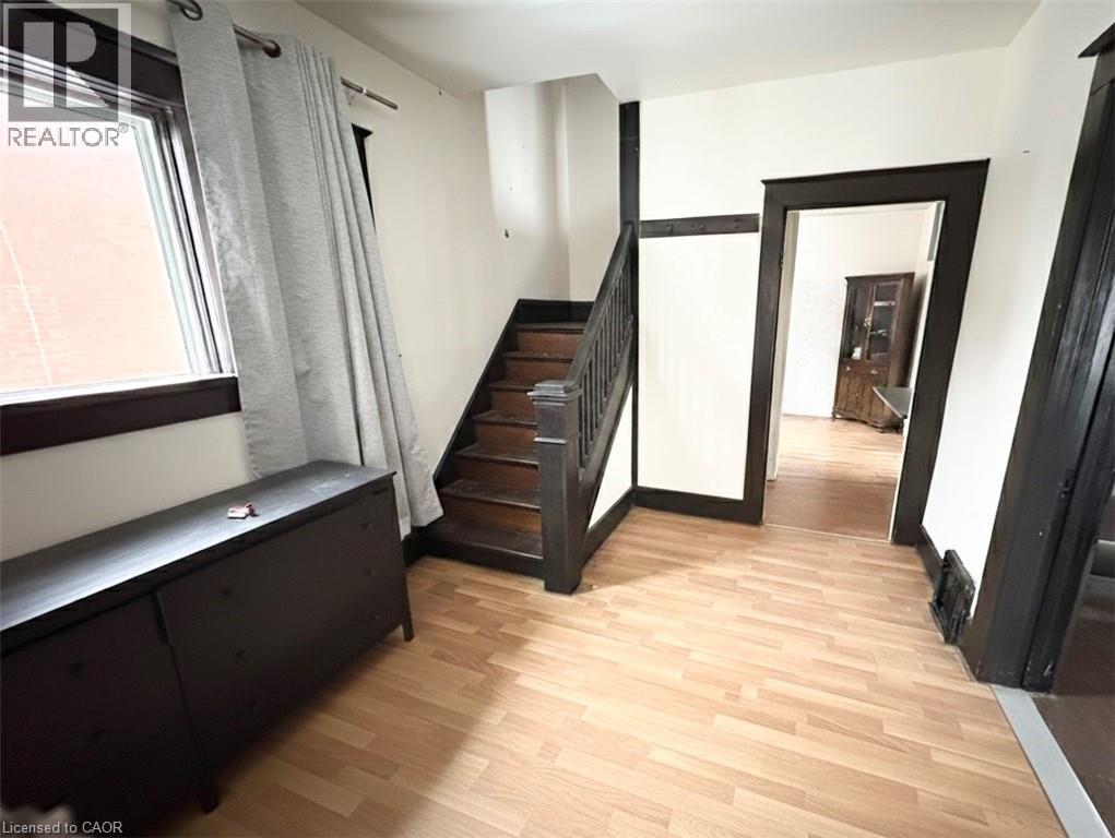 179 REGINA Street N thumbnail 7