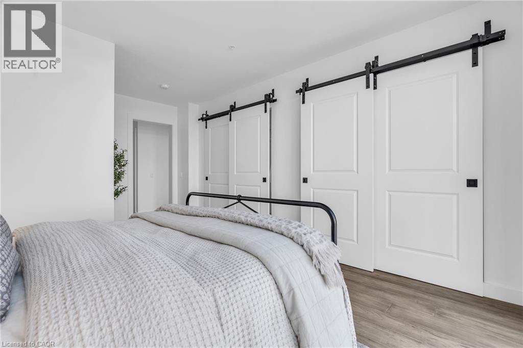 15 GLEBE Street Unit# PH2001 thumbnail 17