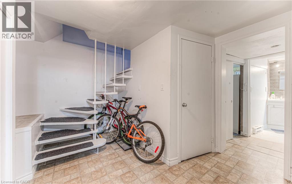 119 WALKER Street thumbnail 24