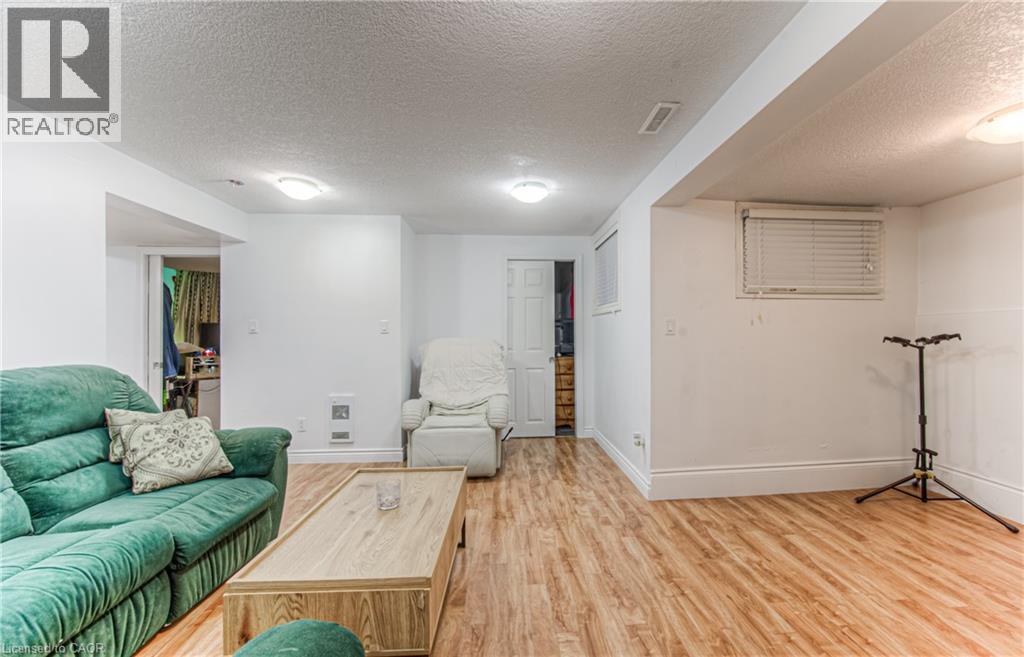 119 WALKER Street thumbnail 28