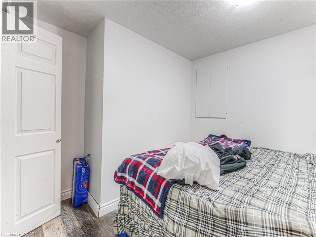 119 WALKER Street thumbnail 33