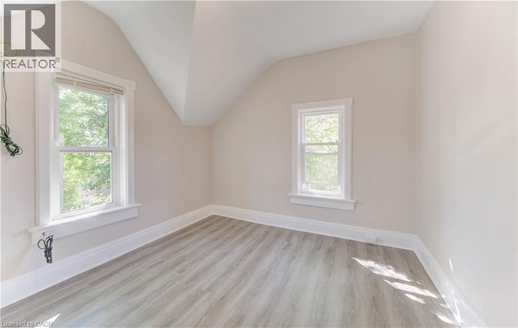 233 LANCASTER Street E thumbnail 16