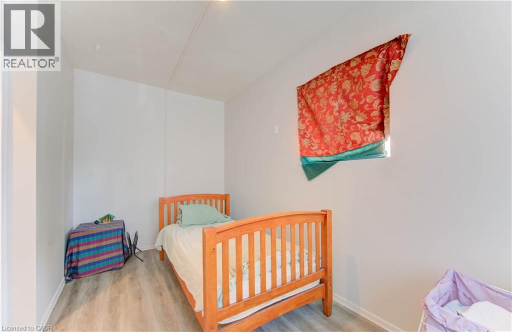 233 LANCASTER Street E thumbnail 5