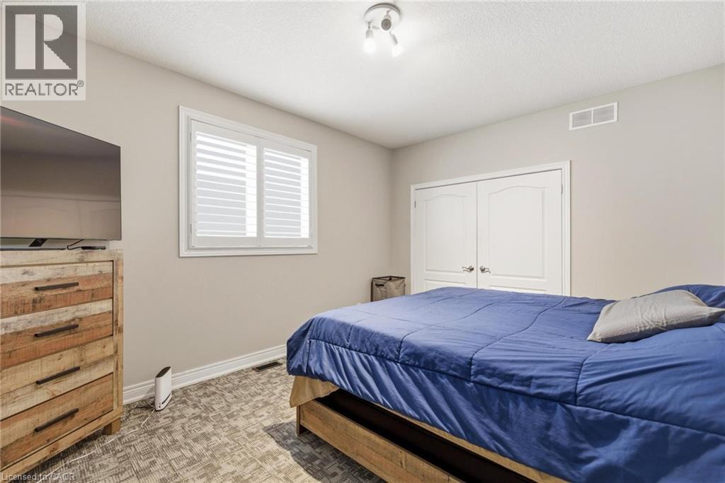 184 TOWNSEND Drive thumbnail 25