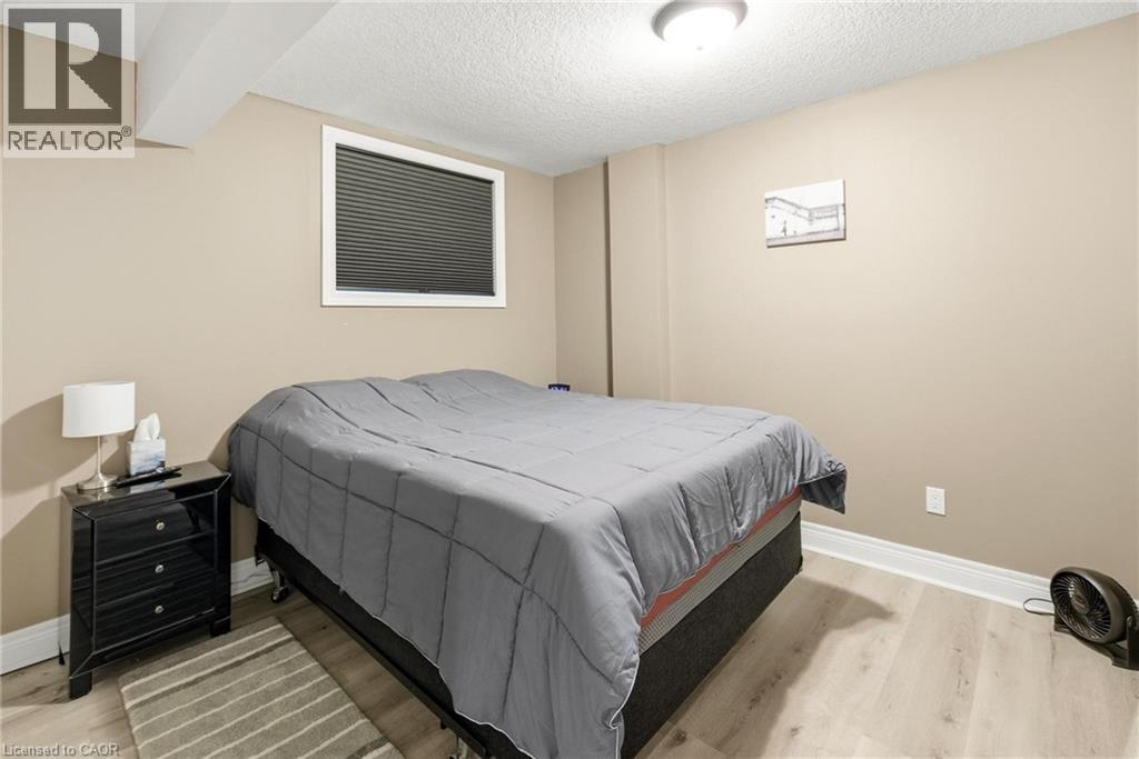 184 TOWNSEND Drive thumbnail 38