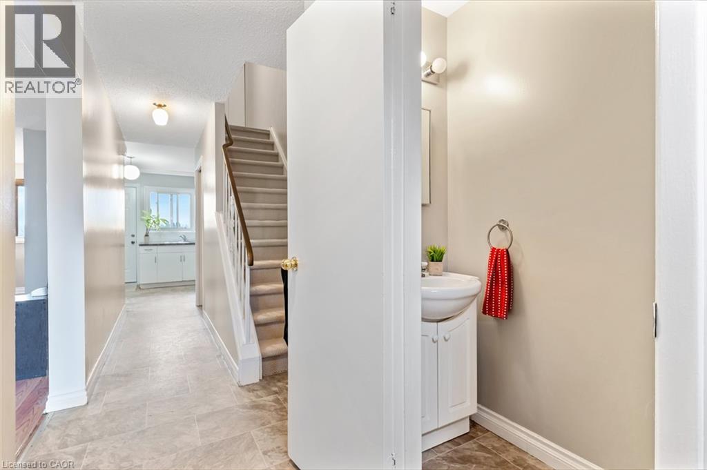 25 UPPER CANADA Drive Unit# 23 thumbnail 5