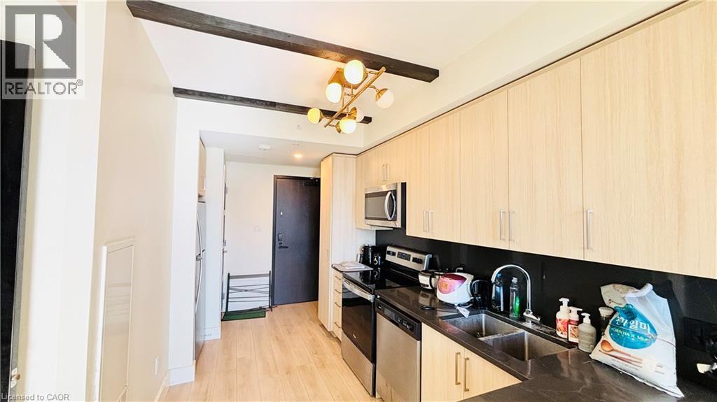 145 COLUMBIA Street W Unit# 1536 thumbnail 3