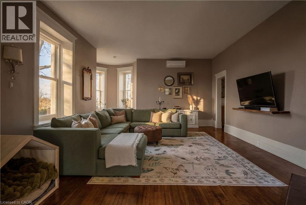 54 BRUCE Street thumbnail 15