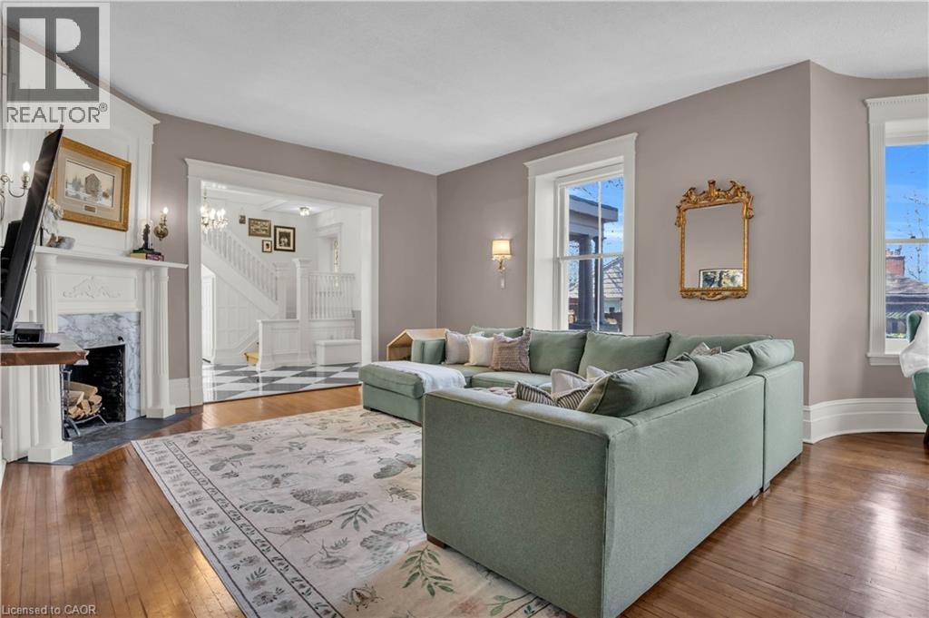 54 BRUCE Street thumbnail 16