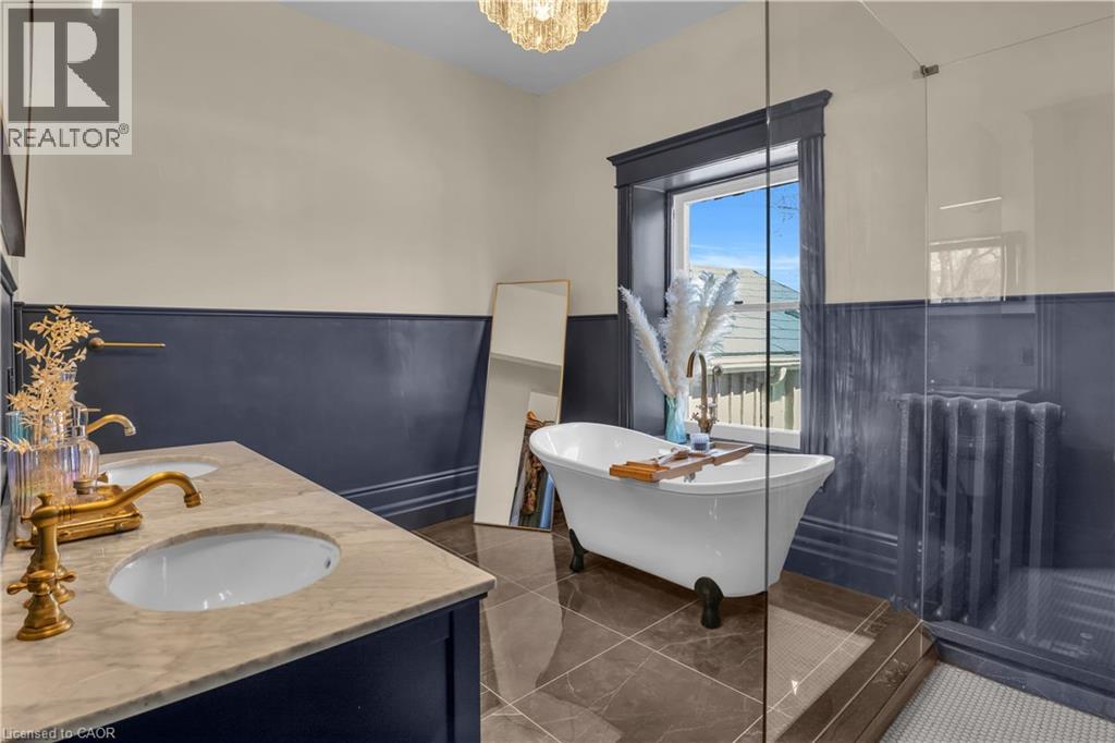 54 BRUCE Street thumbnail 27