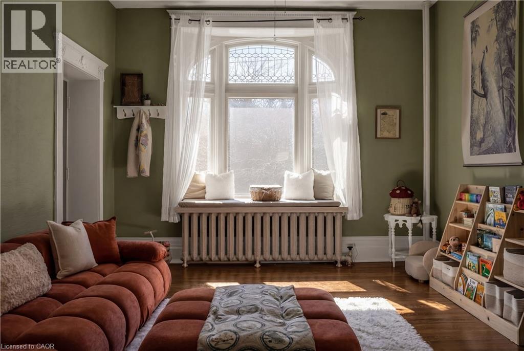 54 BRUCE Street thumbnail 3