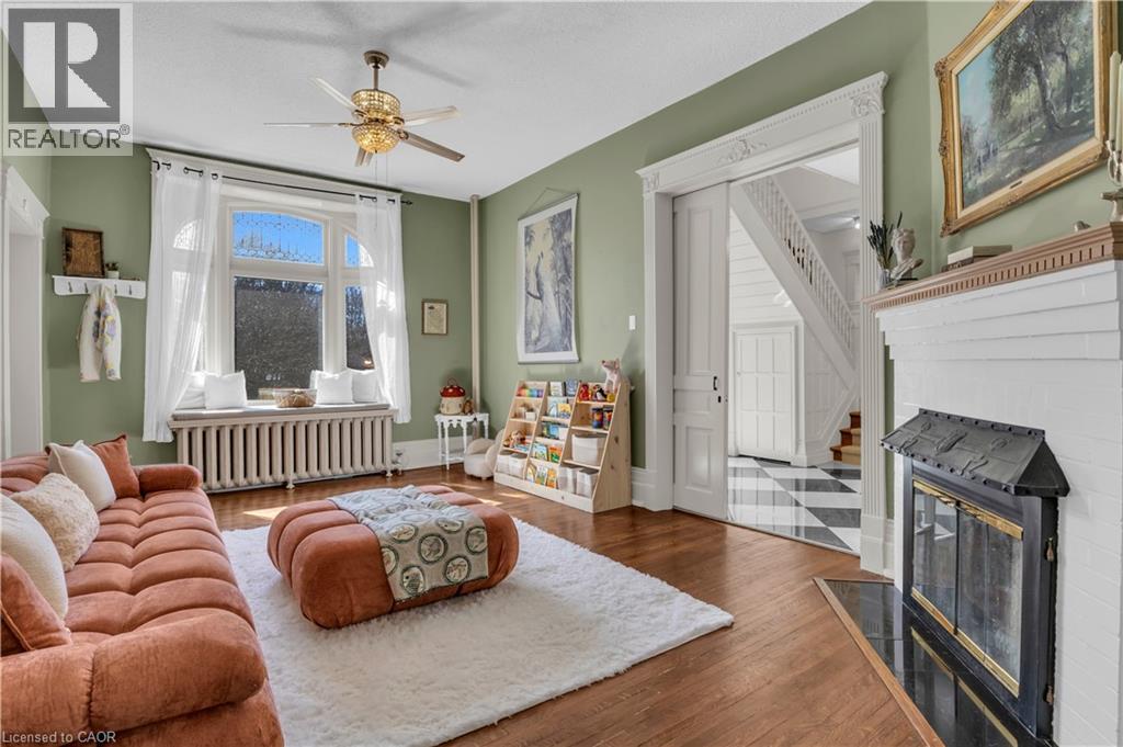 54 BRUCE Street thumbnail 4