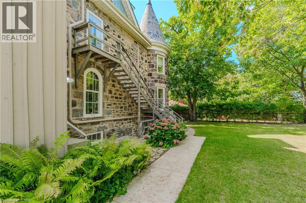 54 BRUCE Street thumbnail 41