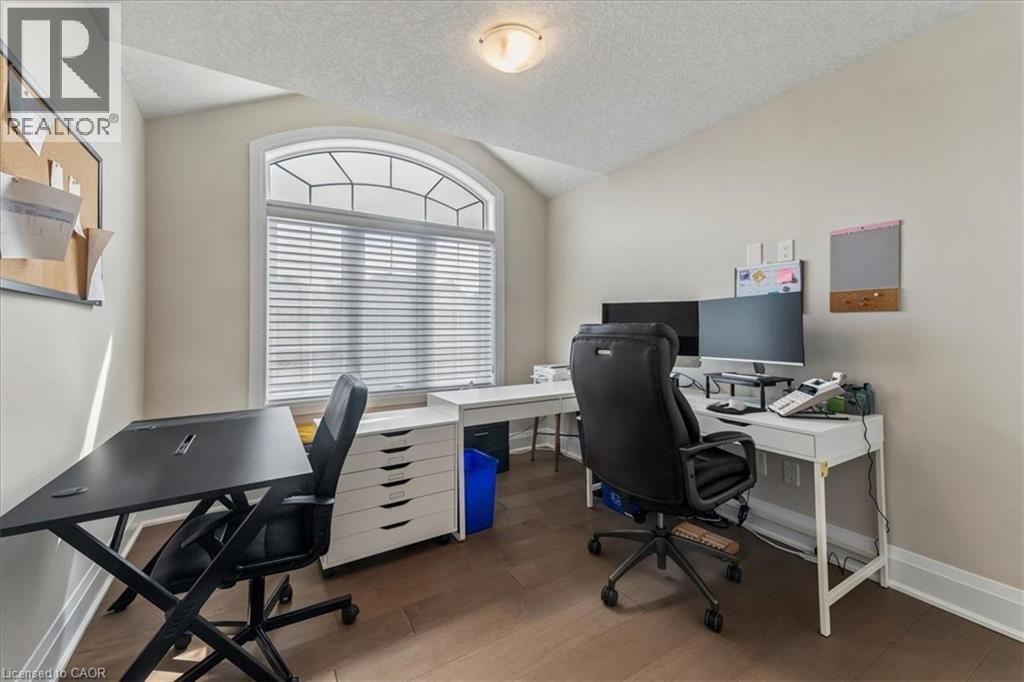 570 BRIDGEMILL Crescent thumbnail 33