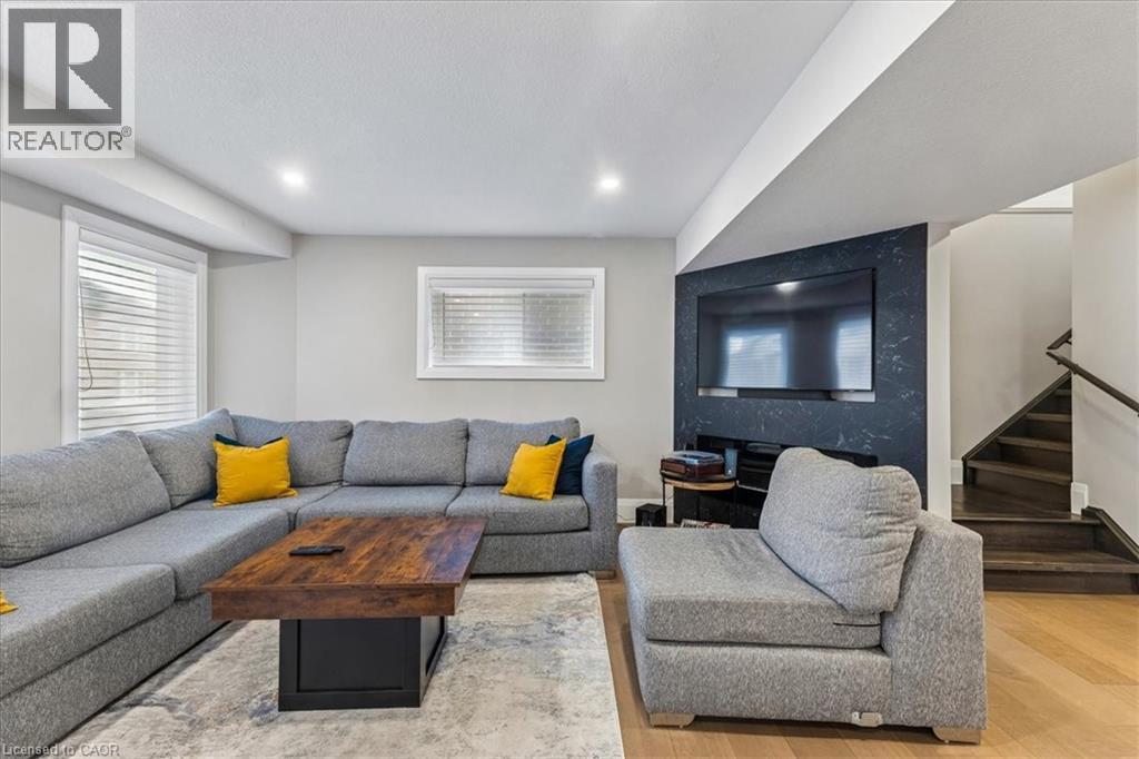 570 BRIDGEMILL Crescent thumbnail 40