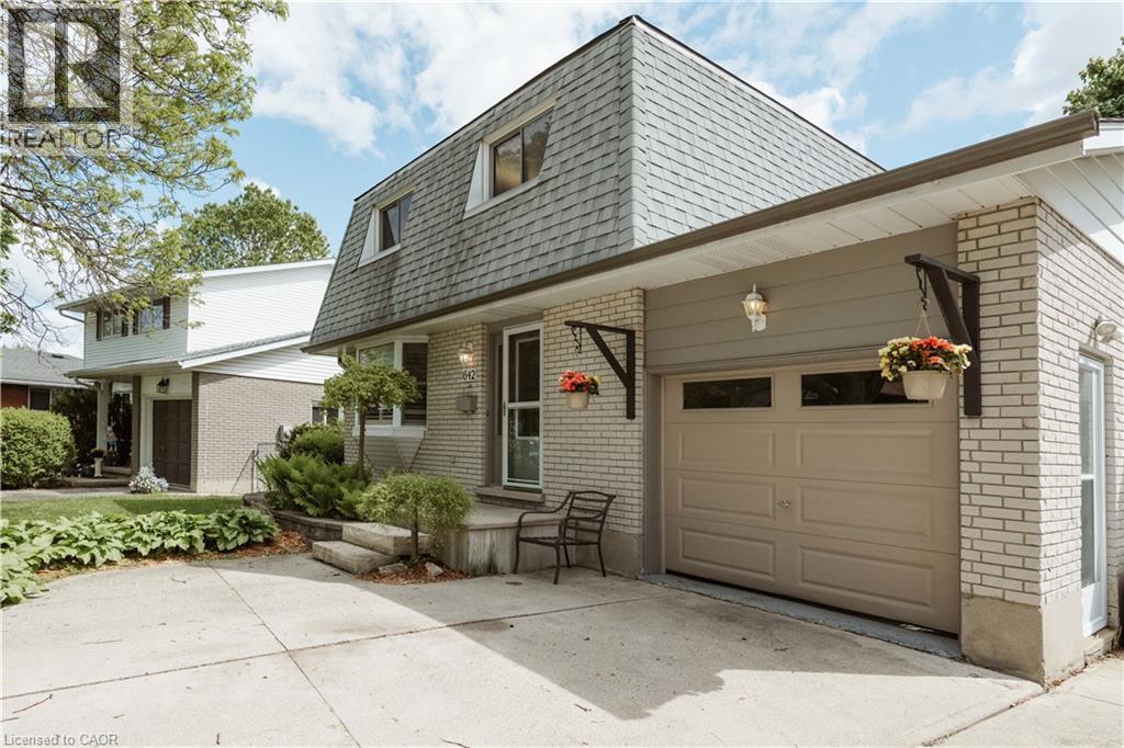 642 CEDARGROVE Place thumbnail 2