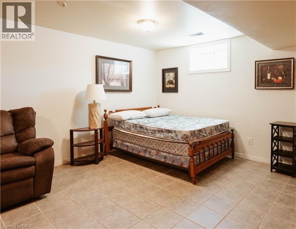 642 CEDARGROVE Place thumbnail 32