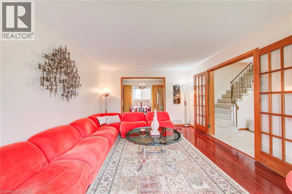 2 BLUE SPRUCE Court thumbnail 12