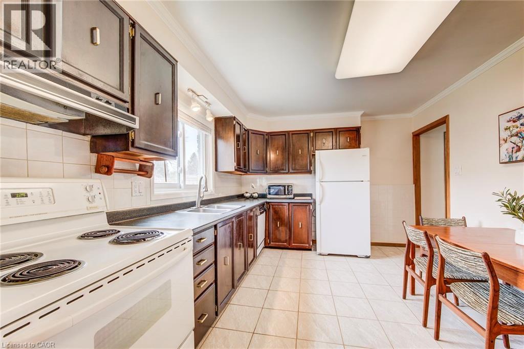 2 BLUE SPRUCE Court thumbnail 16