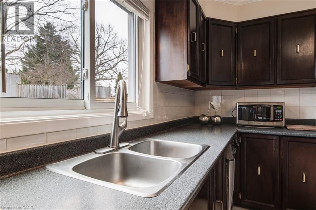 2 BLUE SPRUCE Court thumbnail 19