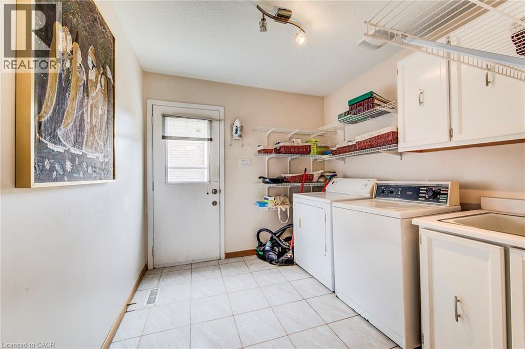 2 BLUE SPRUCE Court thumbnail 28