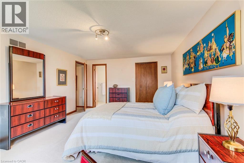 2 BLUE SPRUCE Court thumbnail 35