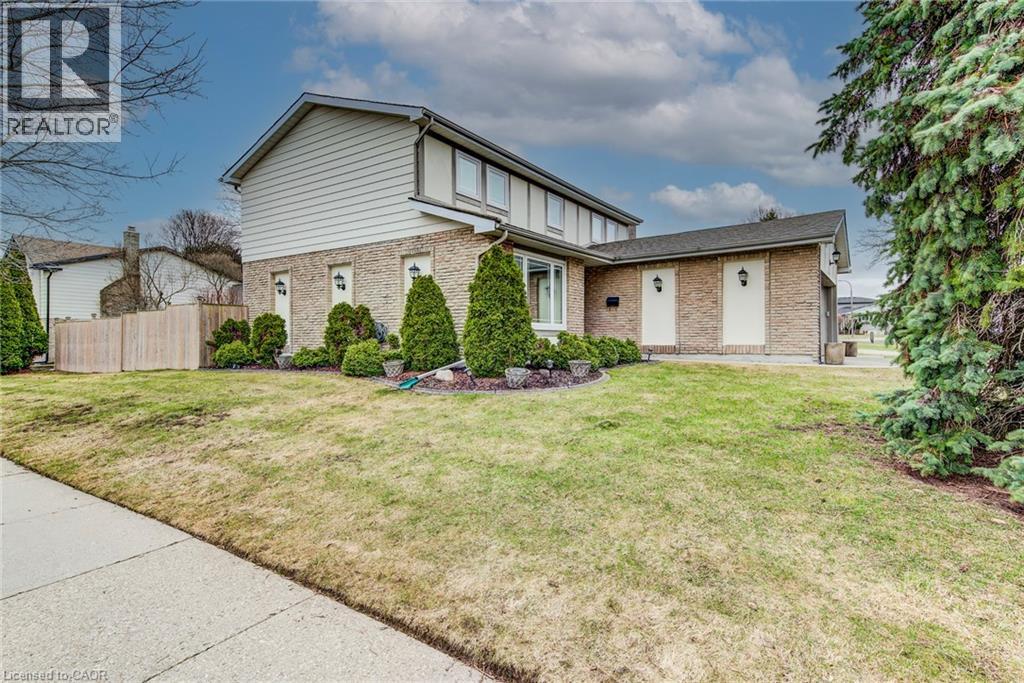 2 BLUE SPRUCE Court thumbnail 4