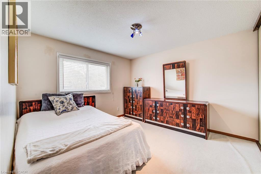 2 BLUE SPRUCE Court thumbnail 40