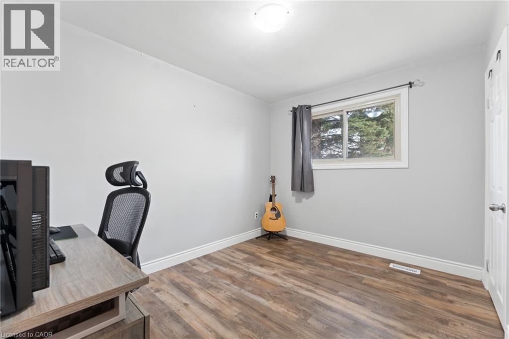 137 DONALD Street thumbnail 17